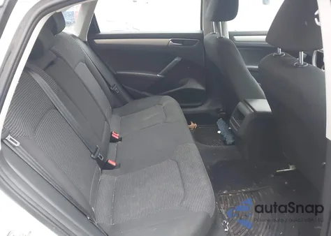 2016 Volkswagen Passat 1.8T S из США, поврежденный, VIN 1VWAT7A32GC009947